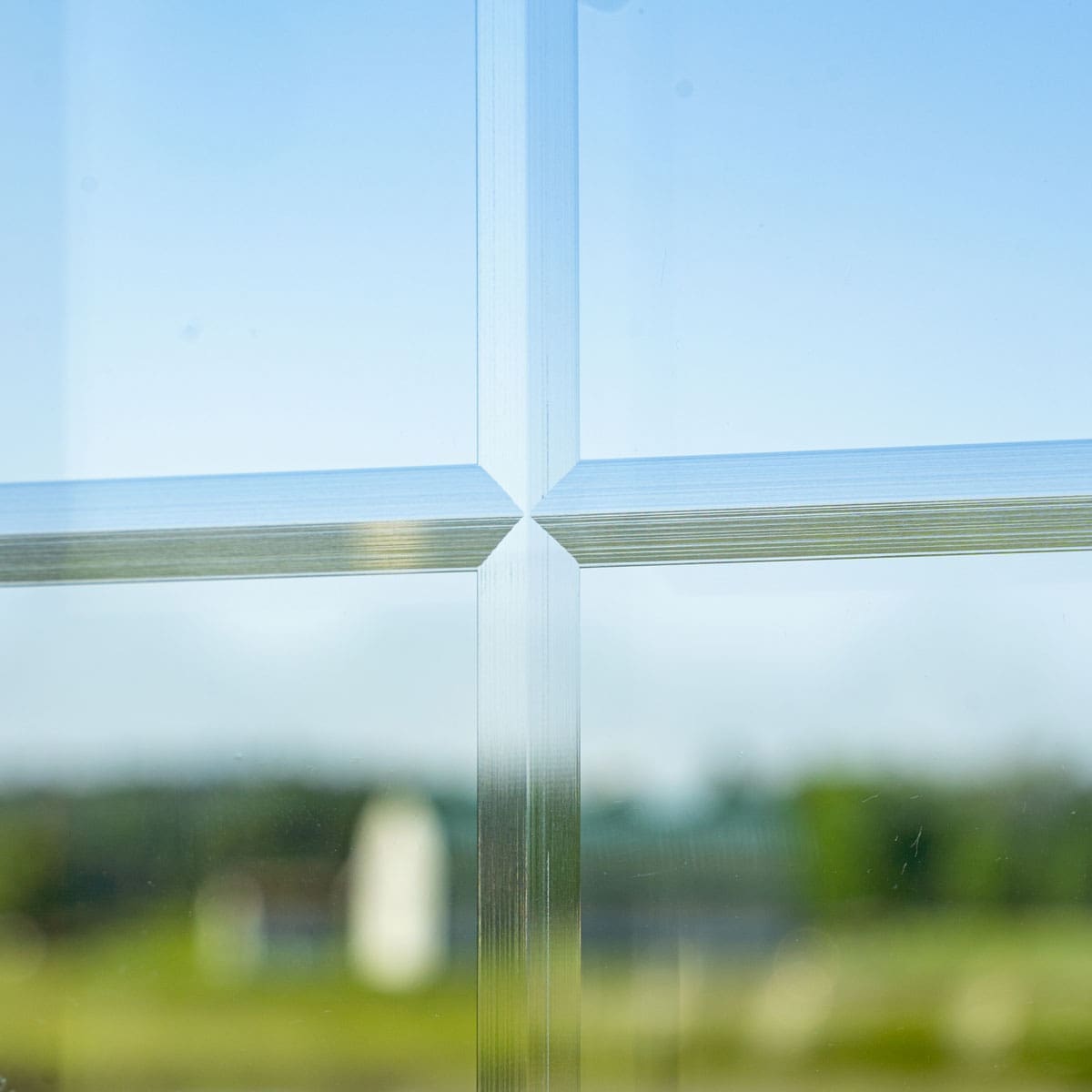 Grooved glass grids